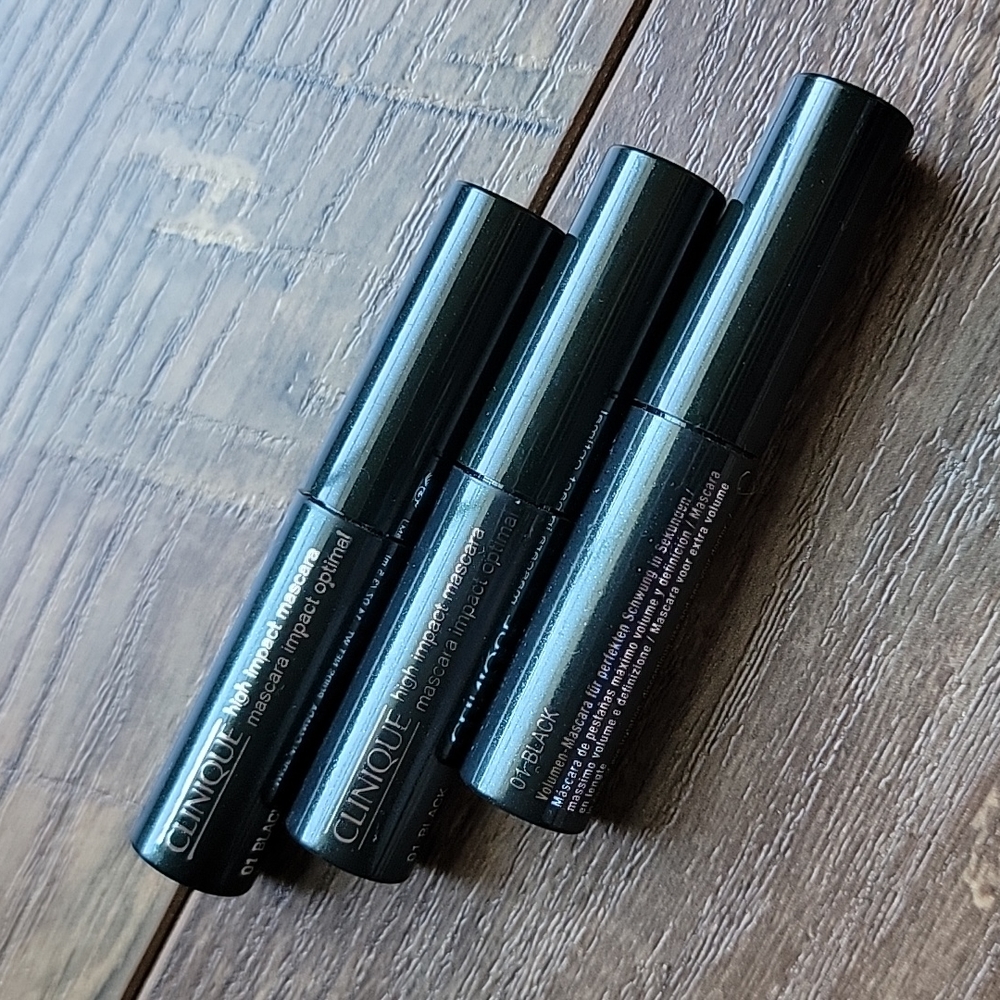 Travel size Clinique high impact mascara